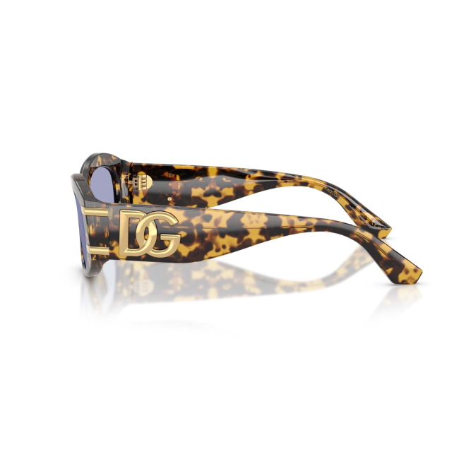 Dolce & Gabbana DG 4502 col. 3330/1A è un occhiale da sole da donna in acetato tartarugato giallo, dalla forma ovale e calibro 55.