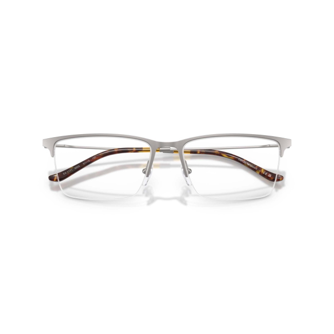 Emporio Armani EA 1171 col. 3003 è una montatura da vista da uomo in metallo canna di fucile opaco grigio, dalla forma rettangolare e calibro 57.