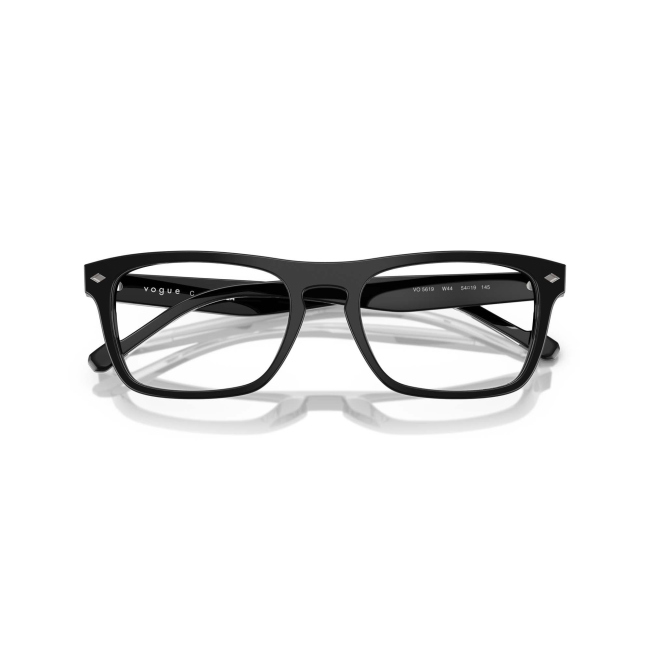 Vogue VO 5619 col. W44 è una montatura da vista in acetato nero lucido e calibro 54.