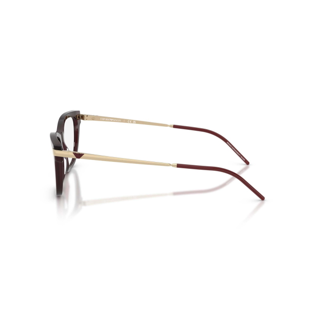 Emporio Armani EA 3262 col. 6265 è una montatura da vista da donna in acetato bordeaux bordeaux, dalla forma cat eye e calibro 54.