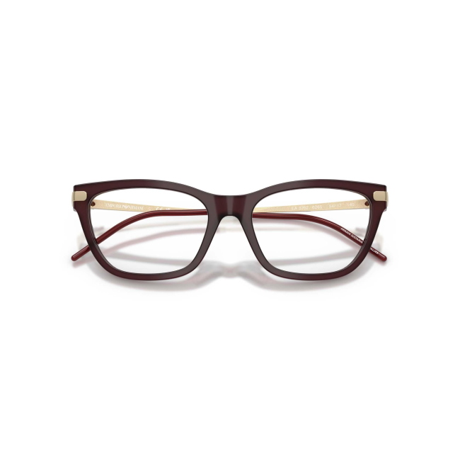 Emporio Armani EA 3262 col. 6265 è una montatura da vista da donna in acetato bordeaux bordeaux, dalla forma cat eye e calibro 54.