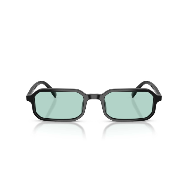 Emporio Armani EA 4253U col. 5017/65 è un occhiale da sole da uomo in acetato nero lucido, dalla forma rettangolare e calibro 54.