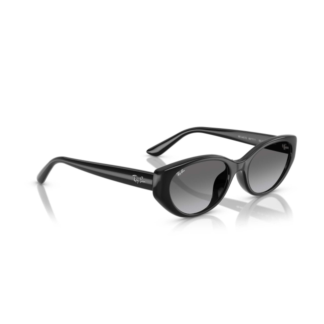 Ray-Ban RB 4457D col. 6677/11 è un occhiale da sole in acetato nero lucido e calibro 55.