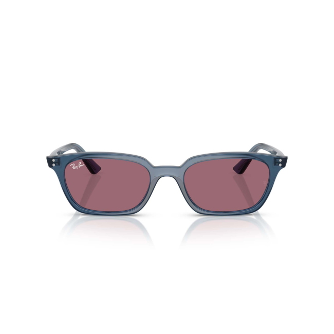 Ray-Ban RB 4456 ZAYA col. 6812/1A è un occhiale da sole in acetato azzurro trasparente e calibro 53.