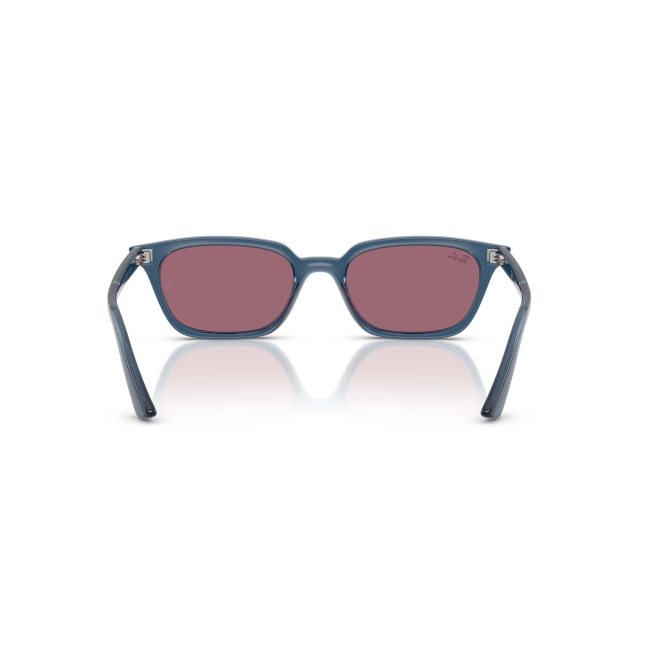 Ray-Ban RB 4456 ZAYA col. 6812/1A è un occhiale da sole in acetato azzurro trasparente e calibro 53.