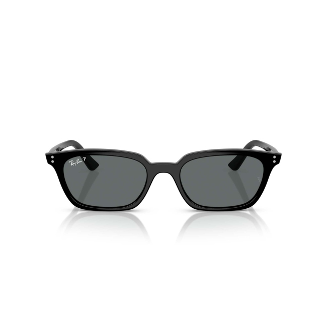 Ray-Ban RB 4456 ZAYA col. 6677/81 è un occhiale da sole in acetato nero lucido e calibro 53.