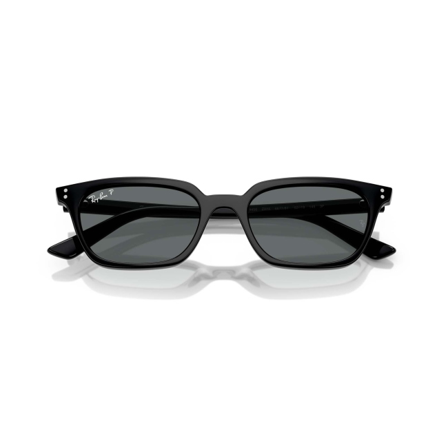 Ray-Ban RB 4456 ZAYA col. 6677/81 è un occhiale da sole in acetato nero lucido e calibro 53.