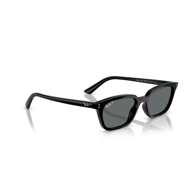 Ray-Ban RB 4456 ZAYA col. 6677/81 è un occhiale da sole in acetato nero lucido e calibro 53.