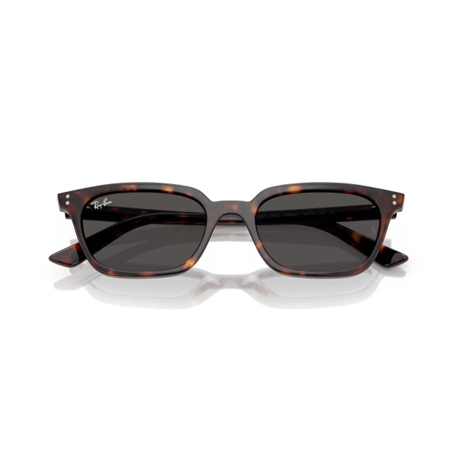 Ray-Ban RB 4456 ZAYA col. 1359/87 è un occhiale da sole in acetato marrone tartarugato e calibro 53.