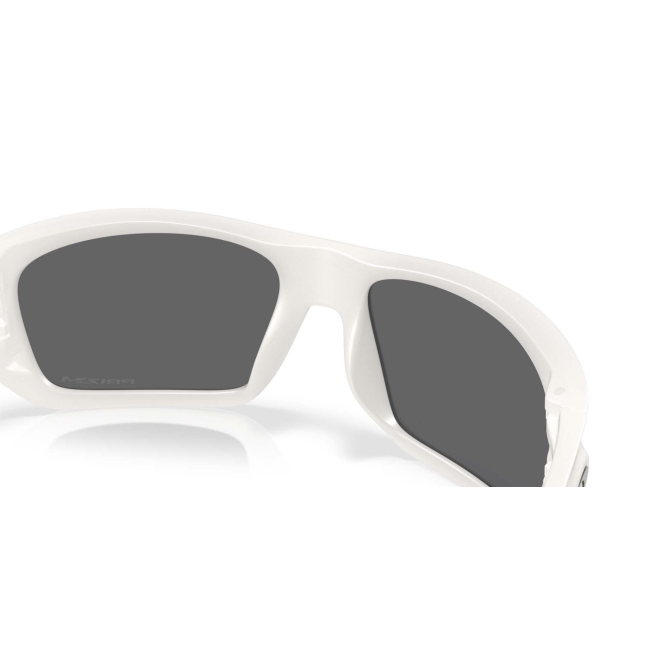 Oakley OO 9486 MASSETER col. 03 è un occhiale da sole in acetato vapore opaco bianchi e calibro 60.