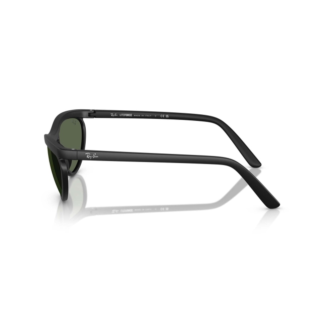 Ray-Ban RB 4453 col. 601S/71 è un occhiale da sole in acetato nero satinato e calibro 59.