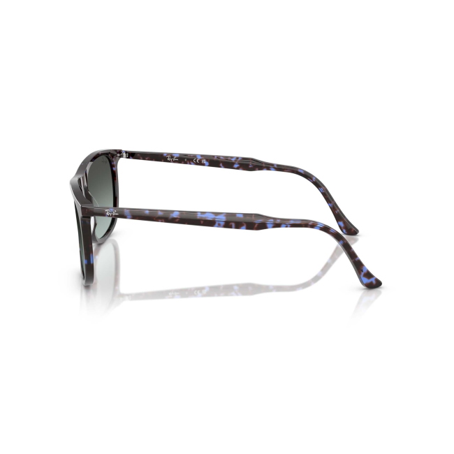 Ray-Ban RB 2216 col. 1430/GK è un occhiale da sole in acetato blu tartarugato e calibro 61.