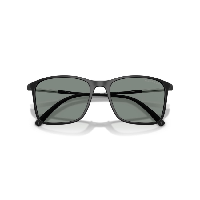 Giorgio Armani AR 8231U col. 5042/1 è un occhiale da sole in acetato nero satinato e calibro 54.