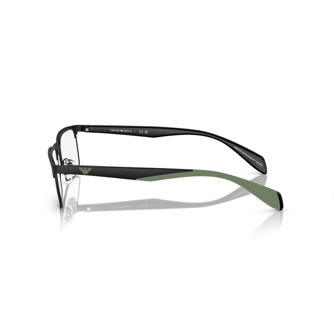 Emporio Armani EA 1149 col. 3001 è una montatura da vista da uomo in metallo nero satinato, dalla forma rettangolare e calibro 56.
