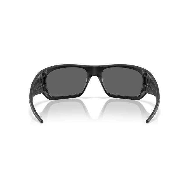 Oakley OO 9486 MASSETER col. 06 è un occhiale da sole in acetato nero satinato e calibro 60.