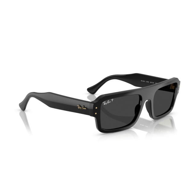 Ray-Ban RB 4454 LUKAS col. 6677/48 è un occhiale da sole in acetato nero lucido e calibro 56.