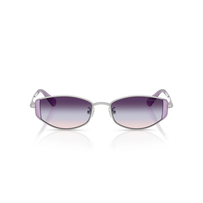 Swarovski SK 7035D col. 4001/U7 è un occhiale da sole da donna in metallo argento, dalla forma ovale e calibro 53.