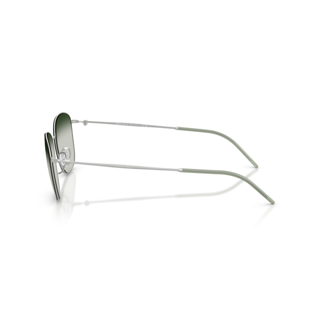 Giorgio Armani AR 6168 col. 3045/7Z è un occhiale da sole in metallo argento satinato e calibro 54.