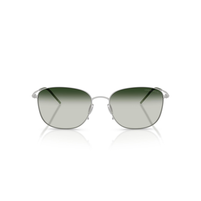 Giorgio Armani AR 6168 col. 3045/7Z è un occhiale da sole in metallo argento satinato e calibro 54.