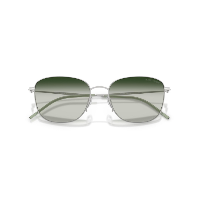 Giorgio Armani AR 6168 col. 3045/7Z è un occhiale da sole in metallo argento satinato e calibro 54.
