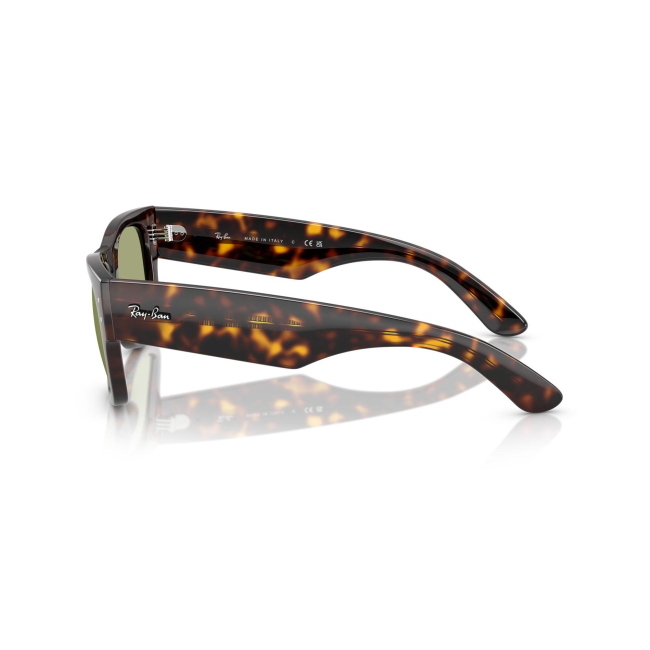 Ray-Ban RB 0840S MEGA WAYFARER col. 902/4E è un occhiale da sole in acetato marrone tartarugato e calibro 51.