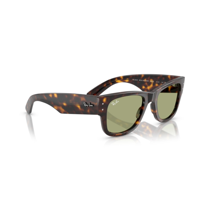 Ray-Ban RB 0840S MEGA WAYFARER col. 902/4E è un occhiale da sole in acetato marrone tartarugato e calibro 51.