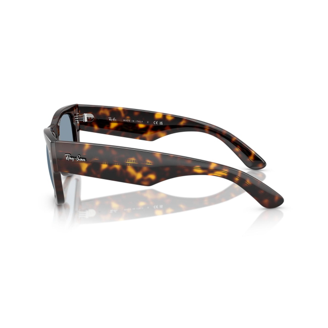 Ray-Ban RB 0840S MEGA WAYFARER col. 902/56 è un occhiale da sole in acetato marrone tartarugato e calibro 51.