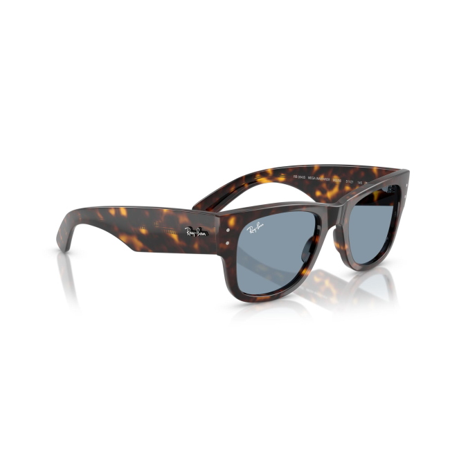 Ray-Ban RB 0840S MEGA WAYFARER col. 902/56 è un occhiale da sole in acetato marrone tartarugato e calibro 51.