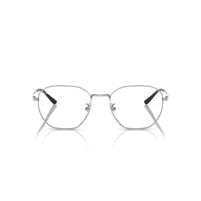 Ray-Ban RB 8777D col. 1002 è una montatura da vista in titanio argento e calibro 53.