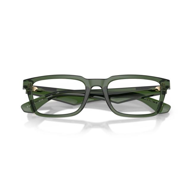 Burberry BE 2428U col. 4174 è una montatura da vista da uomo in acetato verde trasparente, dalla forma rettangolare e calibro 54.