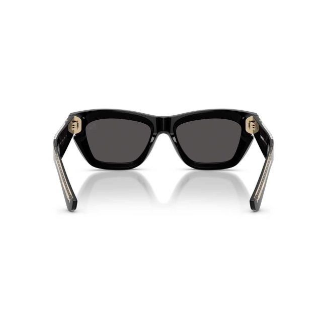 Burberry BE 4454 col. 300187 è un occhiale da sole da donna in acetato nero lucido, dalla forma cat eye e calibro 52.