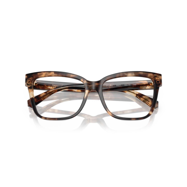 Tiffany & Co. TF 2260 col. 8421 è una montatura da vista in acetato marrone maculato e calibro 53.