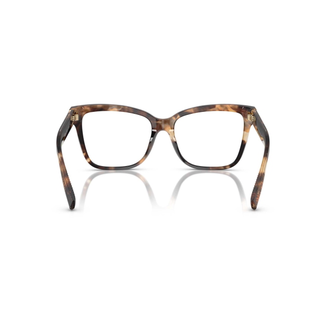 Tiffany & Co. TF 2260 col. 8421 è una montatura da vista in acetato marrone maculato e calibro 53.
