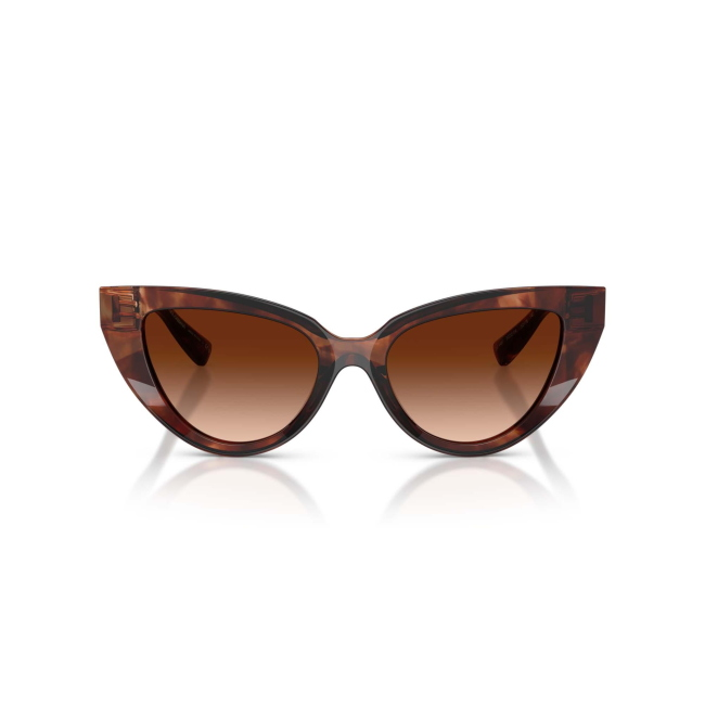 Dolce & Gabbana DG 4497 col. 3222/74 è un occhiale da sole da donna in acetato tartarugato rosso scuro, dalla forma cat eye e calibro 52.