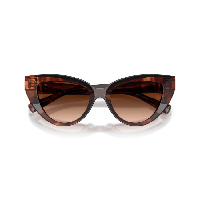 Dolce & Gabbana DG 4497 col. 3222/74 è un occhiale da sole da donna in acetato tartarugato rosso scuro, dalla forma cat eye e calibro 52.