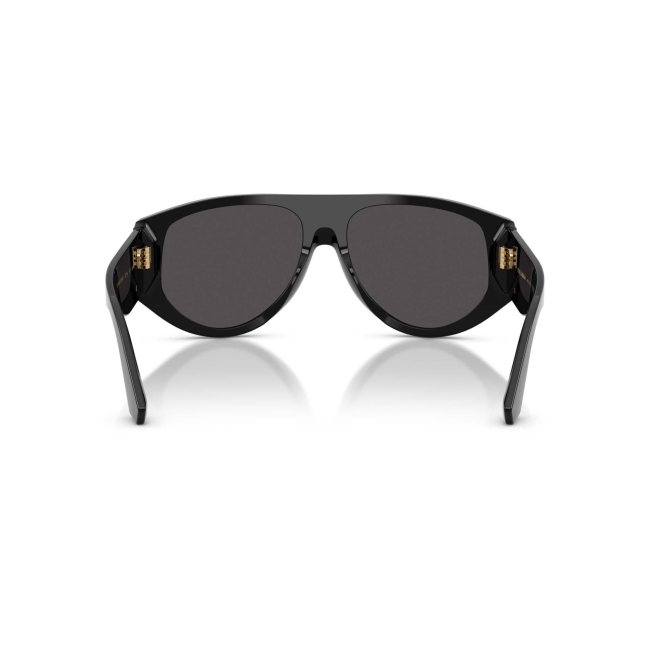 Dolce & Gabbana DG 4499 col. 501/87 è un occhiale da sole da donna in acetato nero lucido, dalla forma pilot e calibro 57.