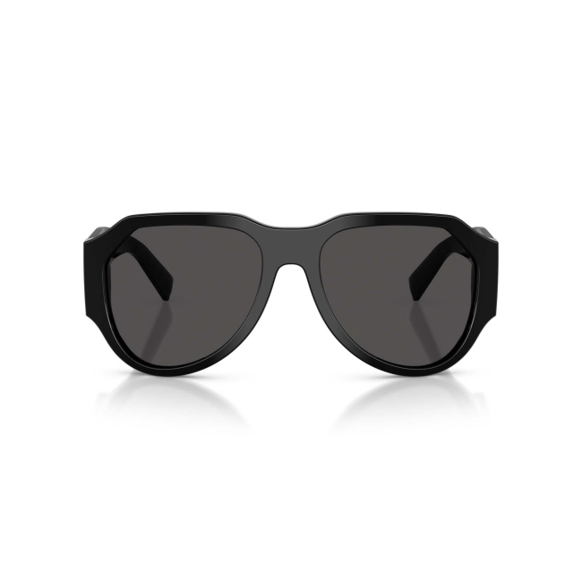 Dolce & Gabbana DG 4504 col. 501/87 è un occhiale da sole da uomo in acetato nero lucido, dalla forma pilot e calibro 58.