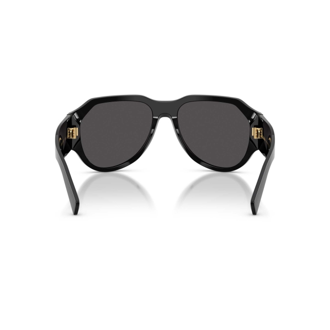 Dolce & Gabbana DG 4504 col. 501/87 è un occhiale da sole da uomo in acetato nero lucido, dalla forma pilot e calibro 58.