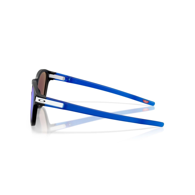 Oakley OO 9265 LATCH Col.70 Cal.53: occhiale da sole, calibro 53, colore 70. Materiale/finitura celluloide nero satinato, colore principale nero, lenti prizm sapphire.