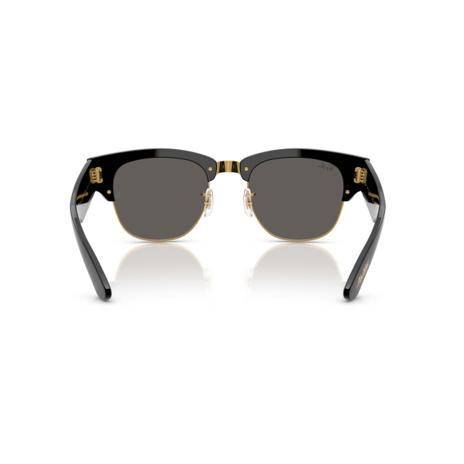 Ray-Ban RB 0316S MEGA CLUBMASTER X A$AP ROCKY col. 6826/J5 è un occhiale da sole in acetato nero lucido e calibro 53.