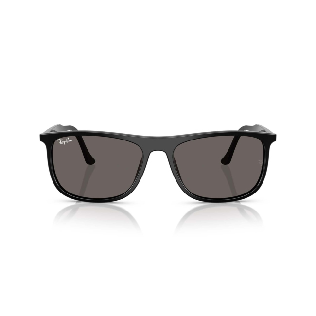 Ray-Ban RB 2216 col. 901/B1 è un occhiale da sole in acetato nero lucido e calibro 61.