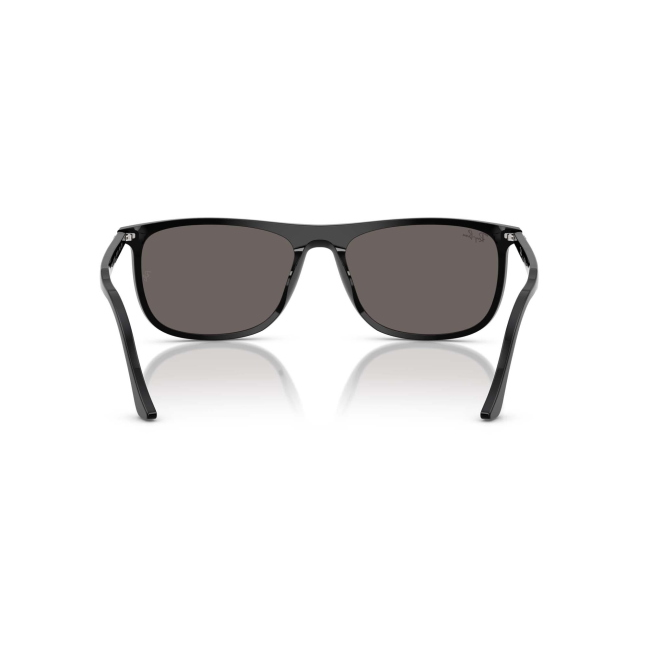 Ray-Ban RB 2216 col. 901/B1 è un occhiale da sole in acetato nero lucido e calibro 61.