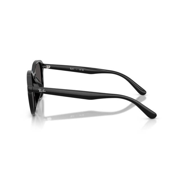 Ray-Ban RB 4459D col. 901/87 è un occhiale da sole in acetato nero lucido e calibro 54.