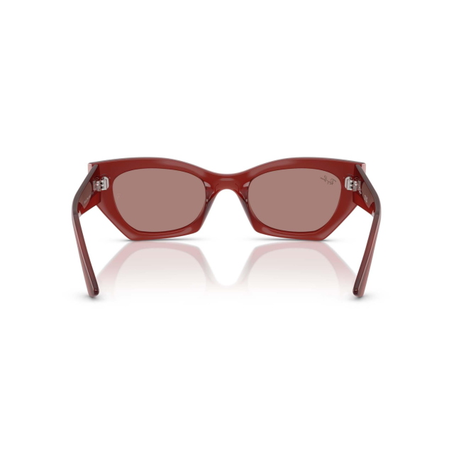 Ray-Ban RB 4430 ZENA col. 6809/73 è un occhiale da sole in acetato marrone ruggine e calibro 49.