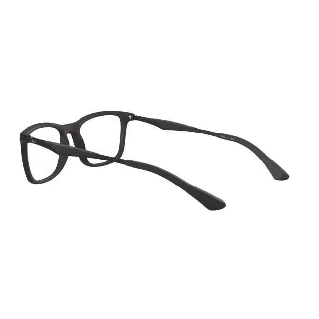 Ray-Ban RB 7029 col. 2077 è una montatura da vista in acetato nero satinato e calibro 53.