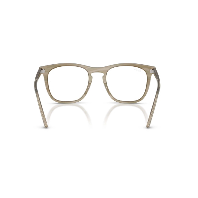 Ray-Ban RB 2210V col. 8381 è una montatura da vista in acetato fotocromatica a righe grigie e calibro 51.