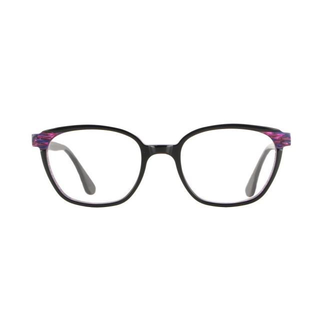 Vanni Eyewear V1714 col. A551 combina acetato NERO FUSCIA E TRASPARENTE con una forma equilibrata. Calibro 51, per un risultato moderno e portabile.