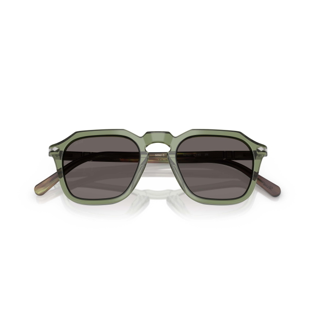 Persol PO 3292S Col.1226/B1 Cal.52: occhiale da sole, calibro 52, colore 1226/B1. Materiale/finitura celluloide verde trasparente, colore principale verde, lenti grigio scuro.