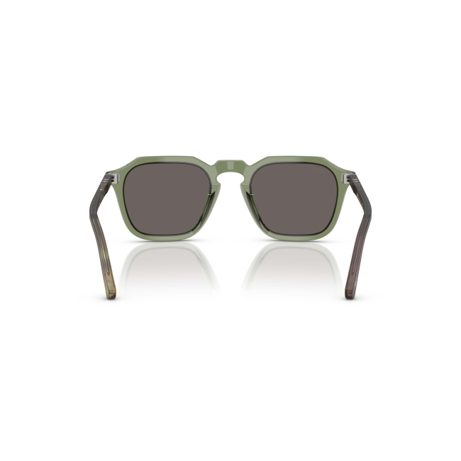 Persol PO 3292S Col.1226/B1 Cal.52: occhiale da sole, calibro 52, colore 1226/B1. Materiale/finitura celluloide verde trasparente, colore principale verde, lenti grigio scuro.