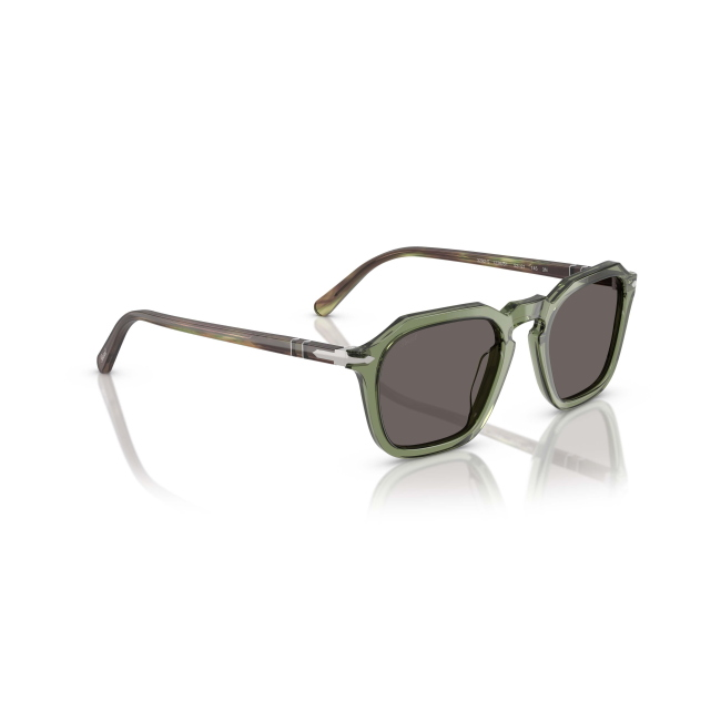 Persol PO 3292S Col.1226/B1 Cal.52: occhiale da sole, calibro 52, colore 1226/B1. Materiale/finitura celluloide verde trasparente, colore principale verde, lenti grigio scuro.